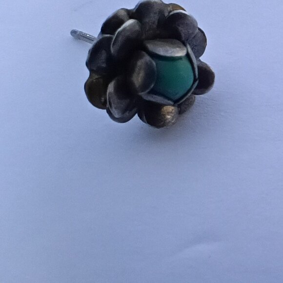 Authentic Vintage Navajo Handmade Silver and Turquoise Flower Earrings - Picture 5 of 7